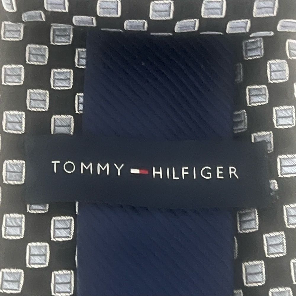 Tommy Hilfiger 100% Silk Embroidered Designer Tie Blue Geometric Preppy Necktie - Picture 6 of 7